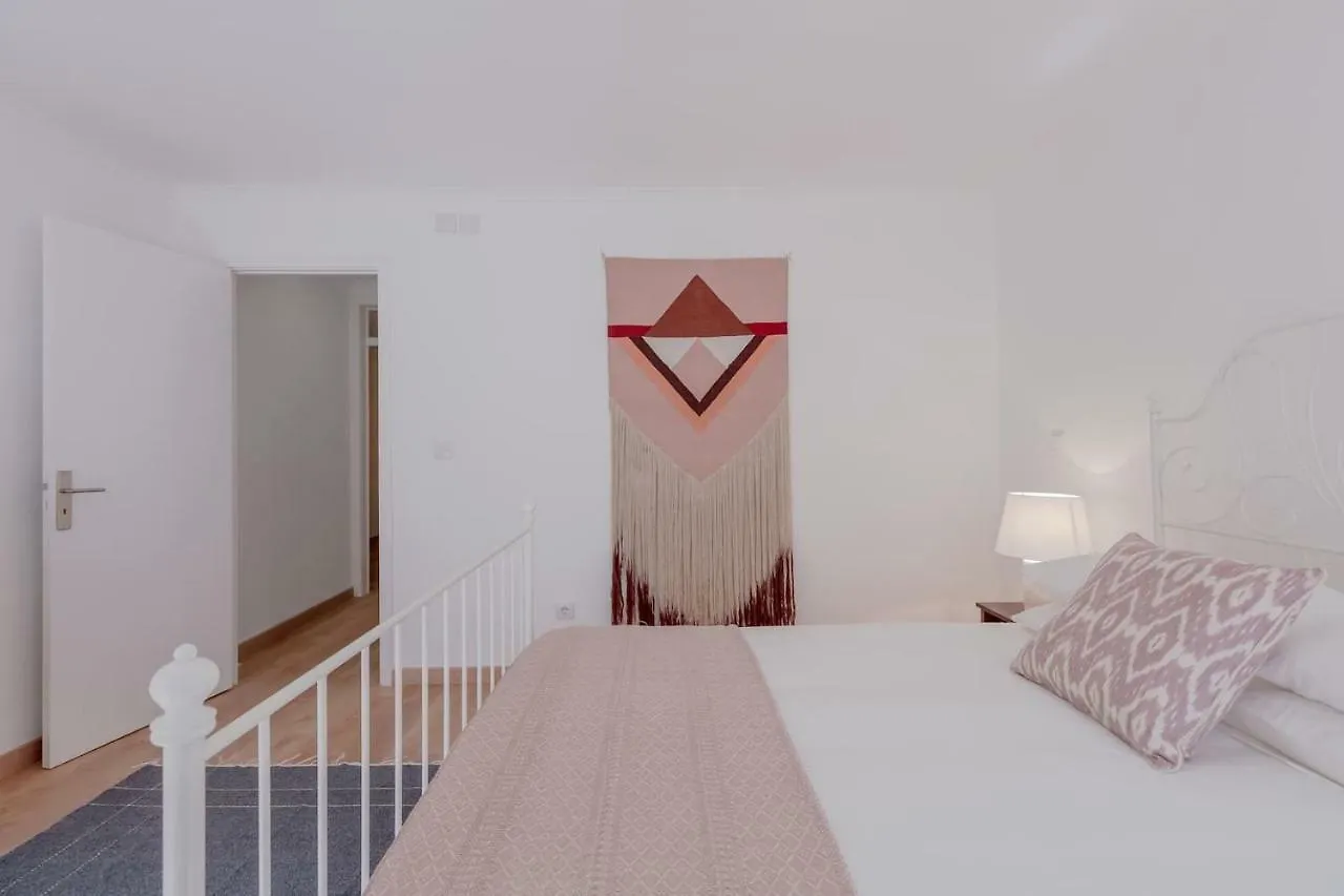 Bright & Spacious With Orange Tree Patio, By Timecooler Lisboa Πορτογαλία