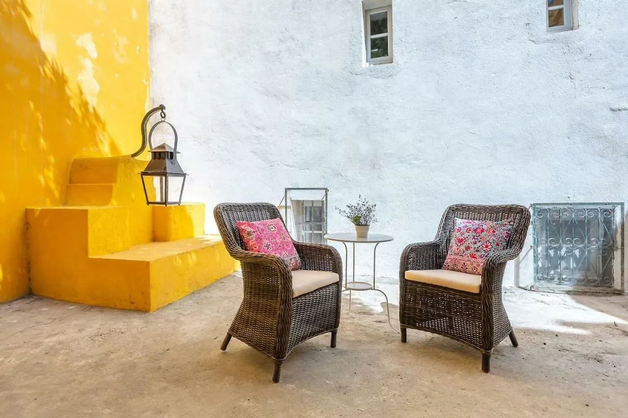 Bright & Spacious With Orange Tree Patio, By Timecooler Lisboa Διαμέρισμα